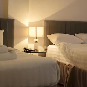 Hotel Crevice